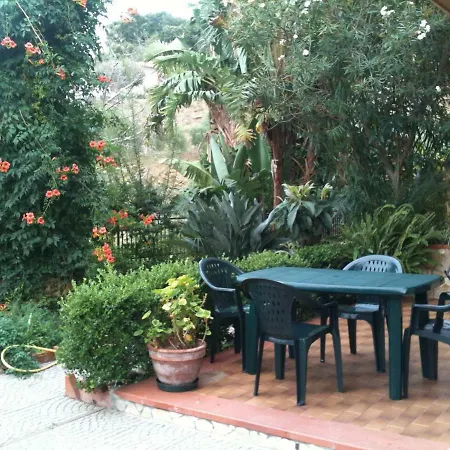 Center Close Sea Veiw Apartment Cefalu