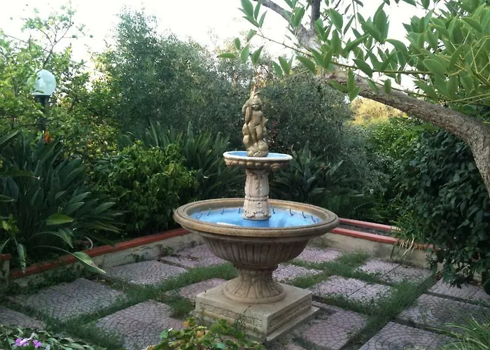 Center Close Sea Veiw