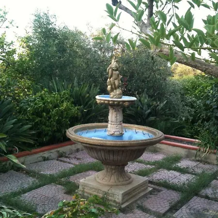 Center Close Sea Veiw